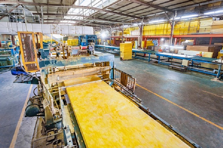 玻璃棉厂家介绍如何区分玻璃棉板的质量 玻璃棉厂家介绍如何区分玻璃棉板的质量